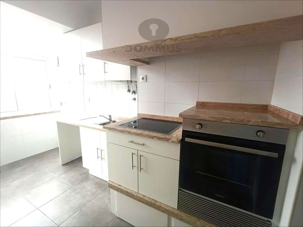 Apartamento T4 em Campo de Ourique - Grande imagem: 3/33