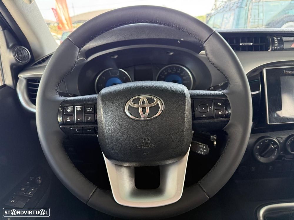 Toyota Hilux - 15