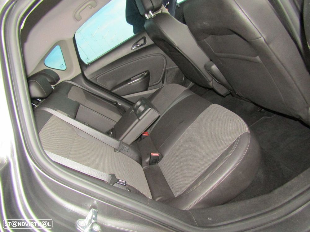 Opel Astra 1.7 CDTI Cosmo - 11