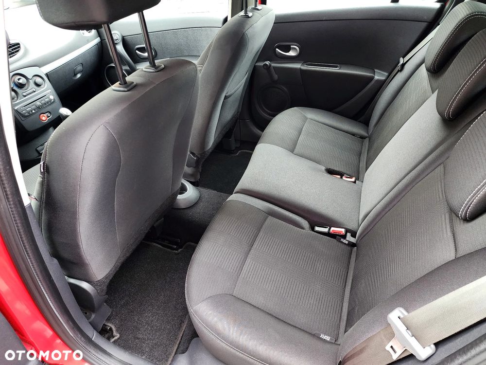 Renault Clio 1.2 16V Dynamique - 33