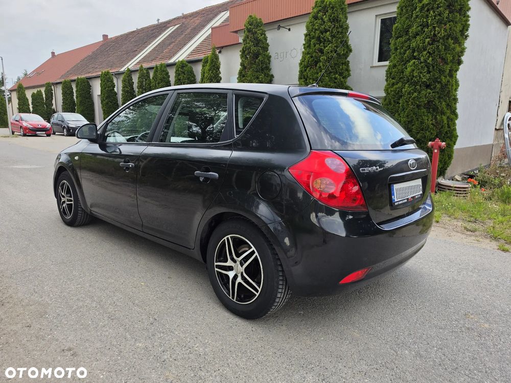 Kia Ceed 1.6 Comfort - 11