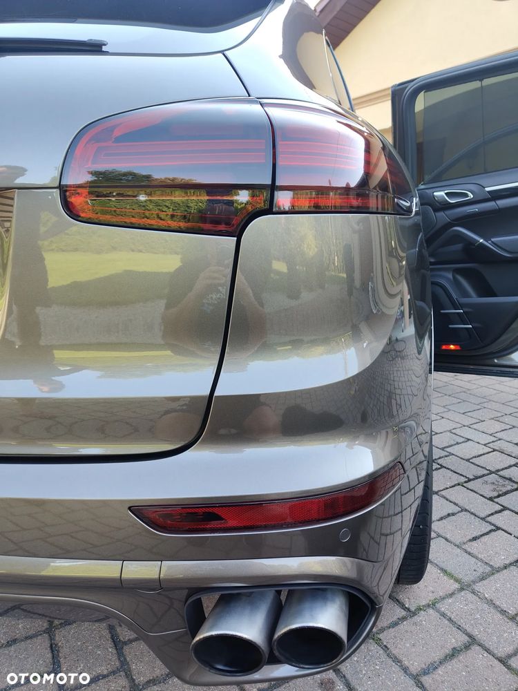 Porsche Cayenne Platinum Edition - 32
