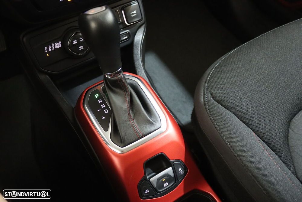 Jeep Renegade 1.3 TG Trailhawk - 13