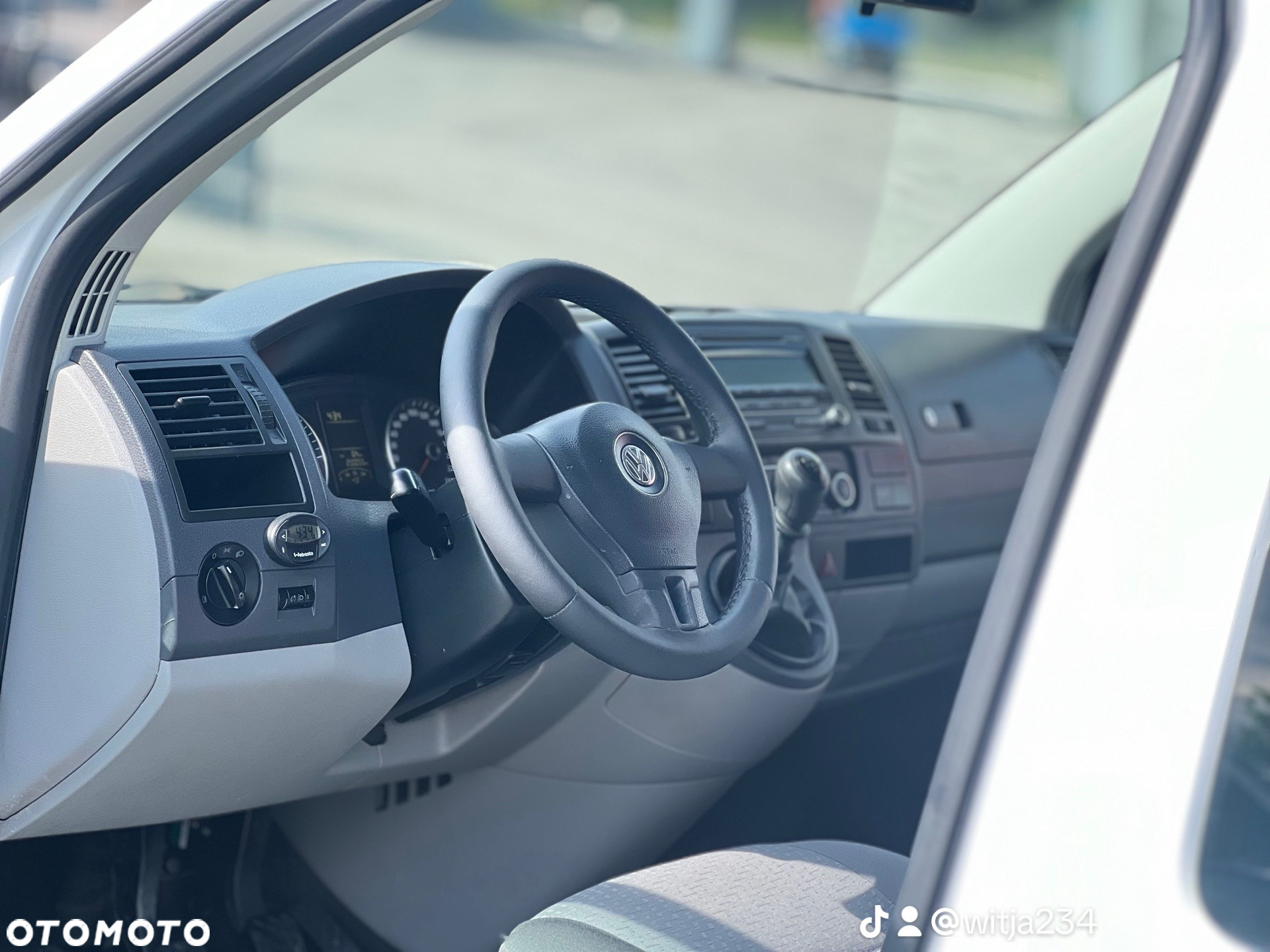 Volkswagen Caravelle BiTDI L1 Comfortline - 9