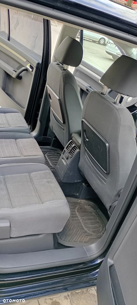 Volkswagen Touran 1.9 TDI Conceptline - 35