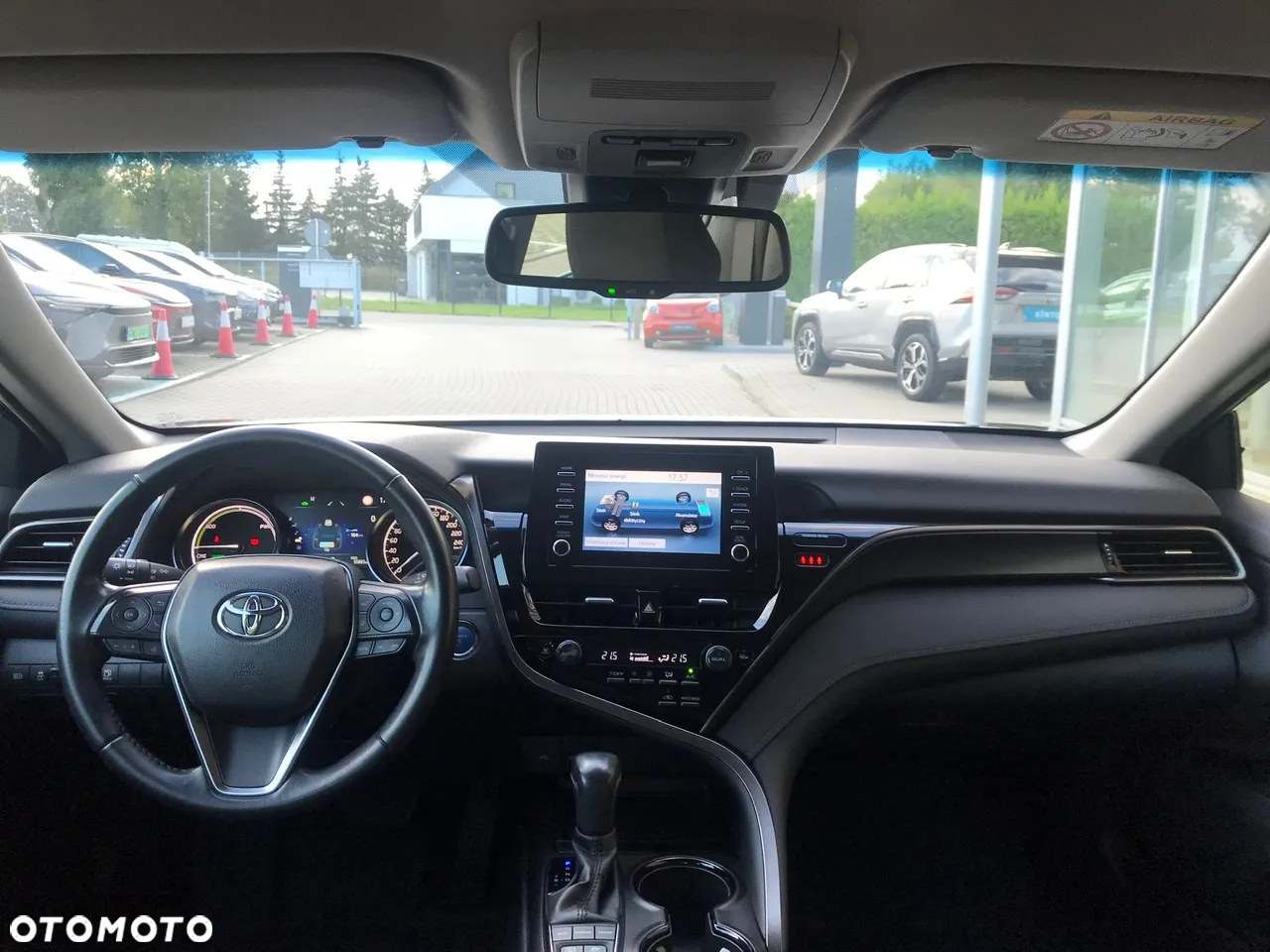 Toyota Camry 2.5 Hybrid Comfort CVT - 21