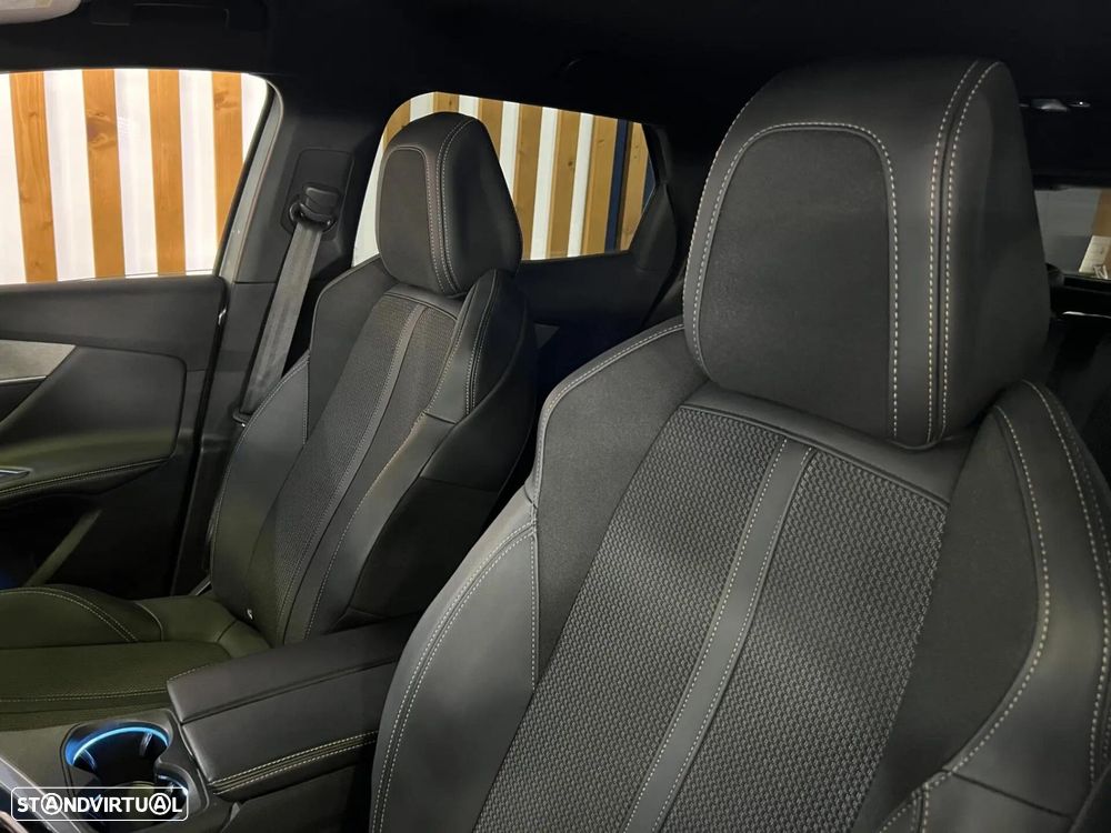 Peugeot 3008 1.6 Hybrid GT Pack e-EAT8 - 17