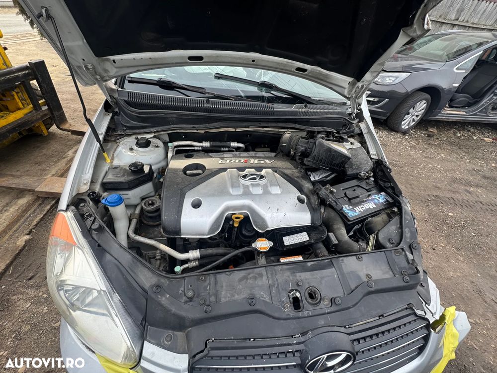 Dezmembram Hyundai Accent 1.5 cdri 2006 - 4