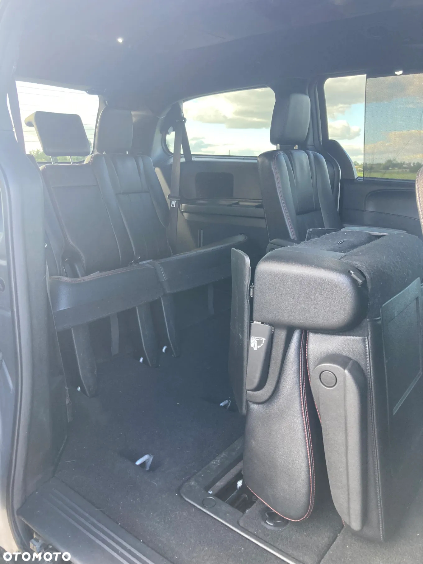 Dodge Grand Caravan - 15
