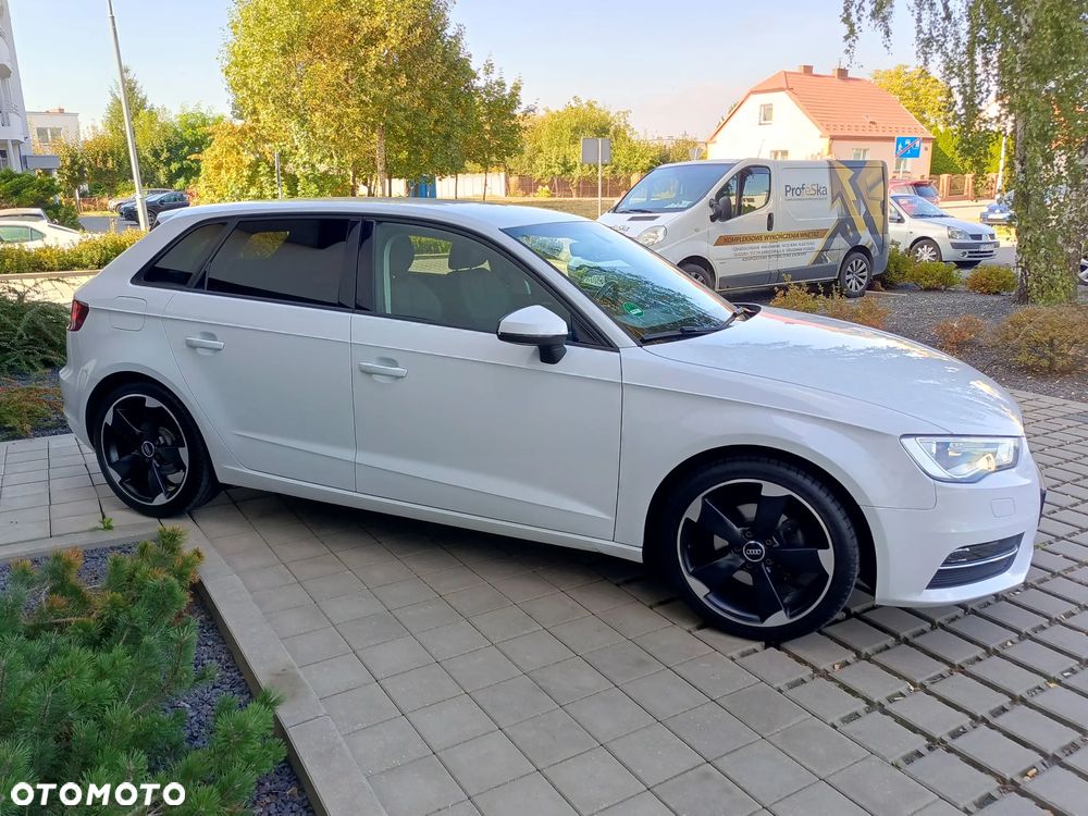 Audi A3 Sportback - 3