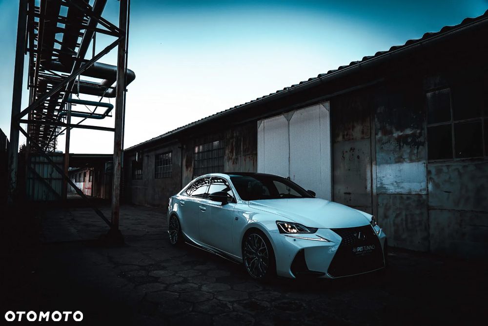Lexus IS 200t F Sport - 28