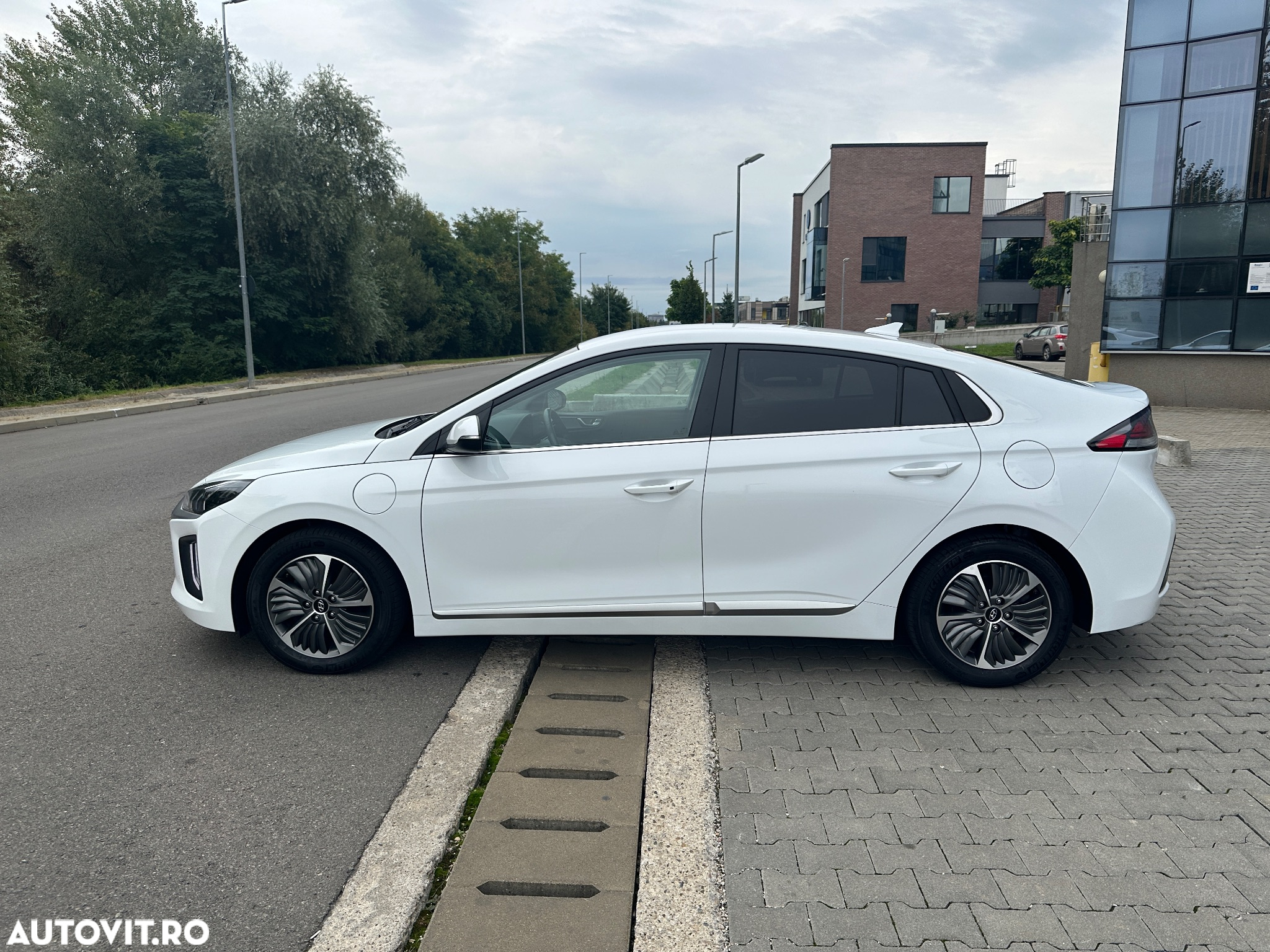 Hyundai IONIQ Plug-in-Hybrid 1.6 GDI Advantage - 12