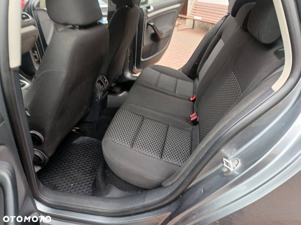 Volkswagen Golf - 22