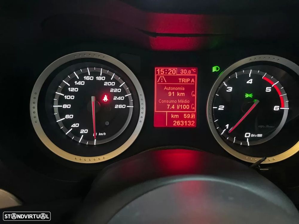 Alfa Romeo 159 Sportwagon 1.9 JTDm 8V Executiva - 12