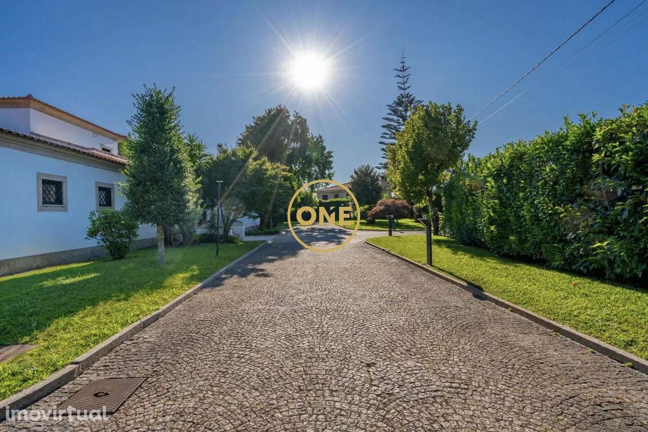 Moradia T4 de Luxo com Piscina Interior Aquecida em Vila das Aves, San - Grande imagem: 2/35