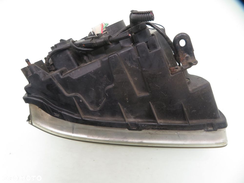 LAMPA LEWA PRZEDNIA KIA CARENS II - 2