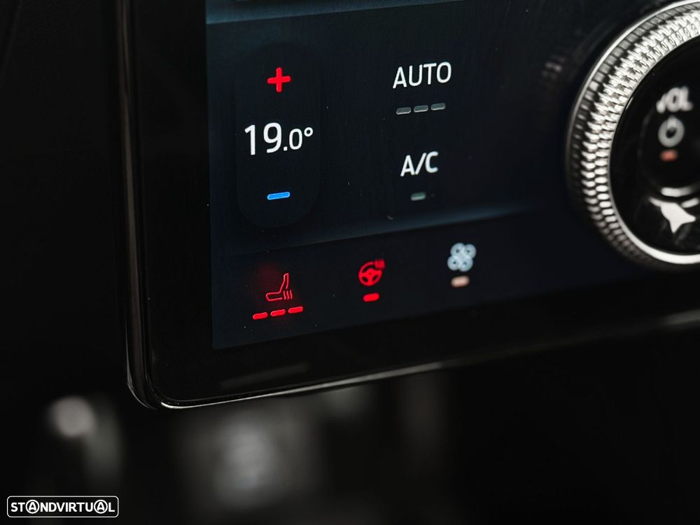 Ford Mustang Mach-E 75.7 kWh Base - 16