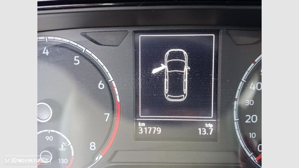 Volkswagen Polo 1.0 Confortline — fotografia 16
