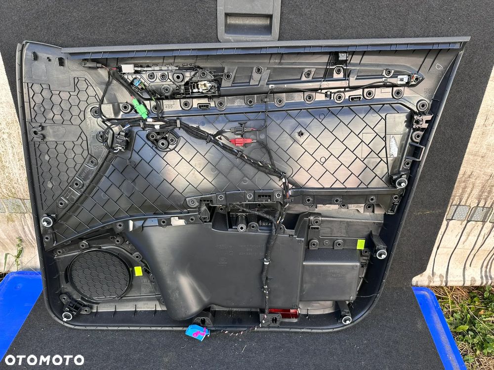 Tapicerka boczek drzwi lewy przód VW T-Roc - 11