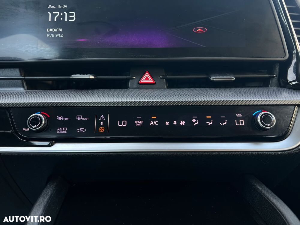 Kia Sportage 1.6 T-GDI PHEV 6AT 4x4 Business Line - 11