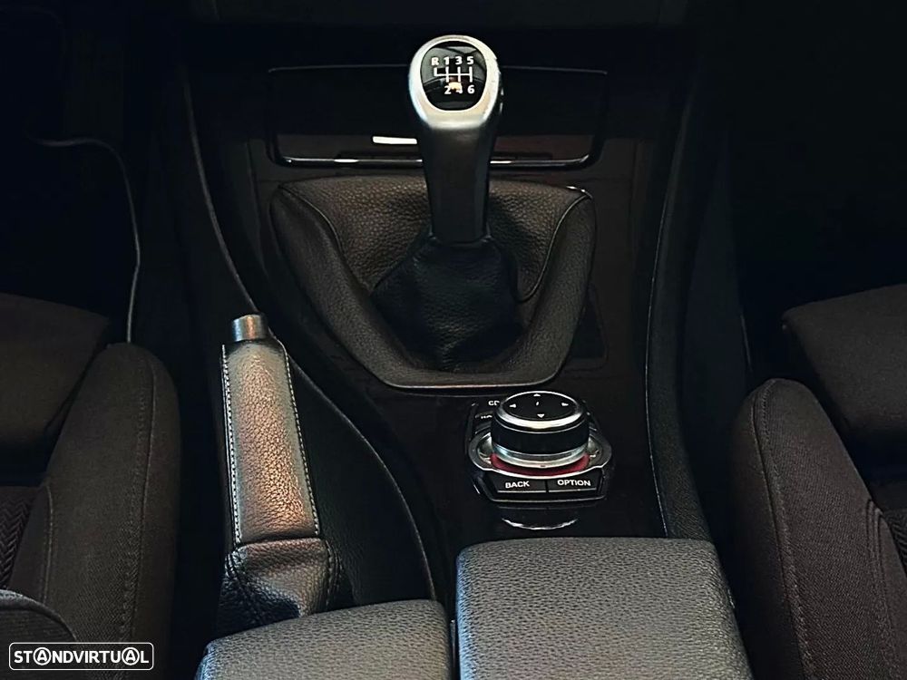 BMW 318 d Touring Navigation - 28