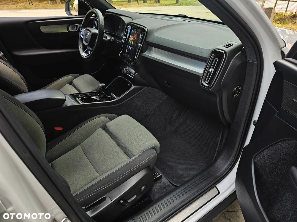 Volvo XC 40 T5 AWD Geartronic Momentum Pro - 17