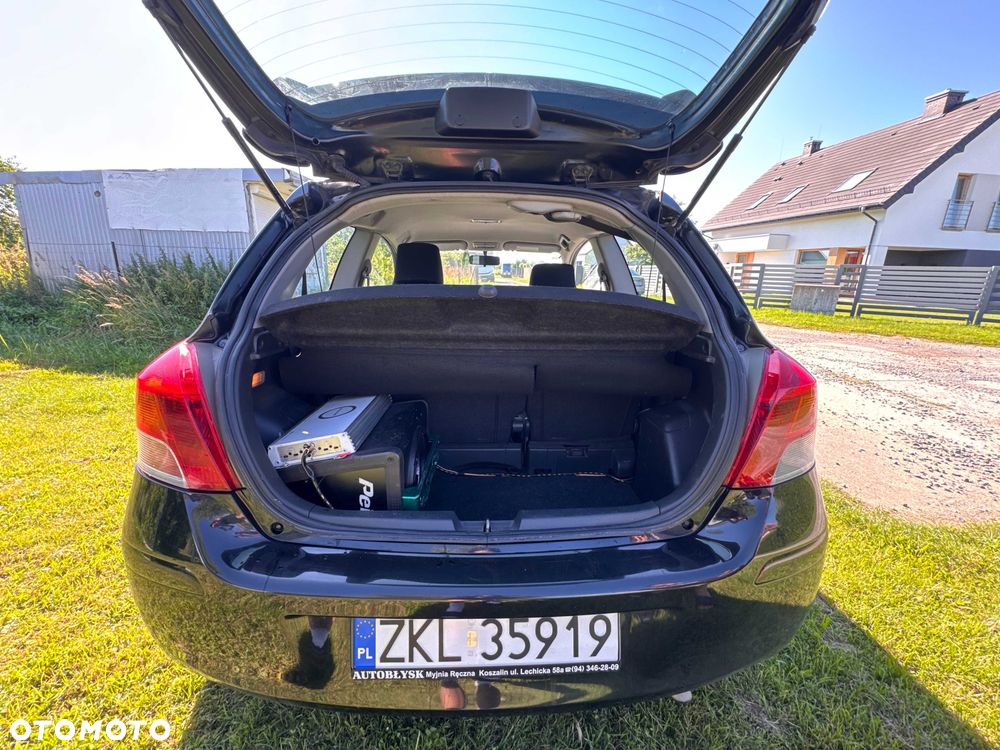 Toyota Yaris - 8