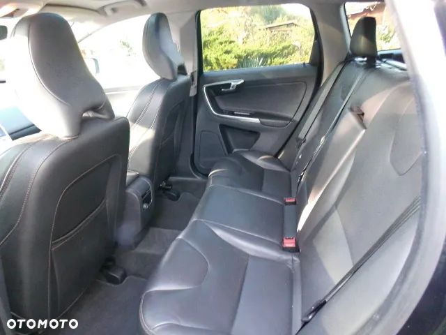 Volvo XC 60 T6 AWD Drive-E Momentum - 2
