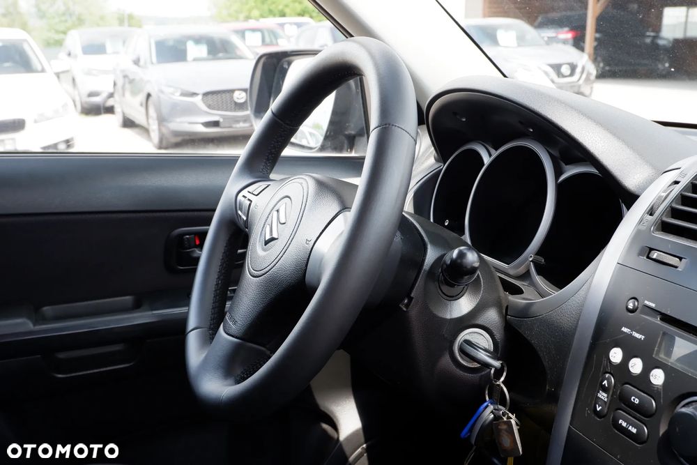 Suzuki Grand Vitara 1.6 Comfort EU5 - 5