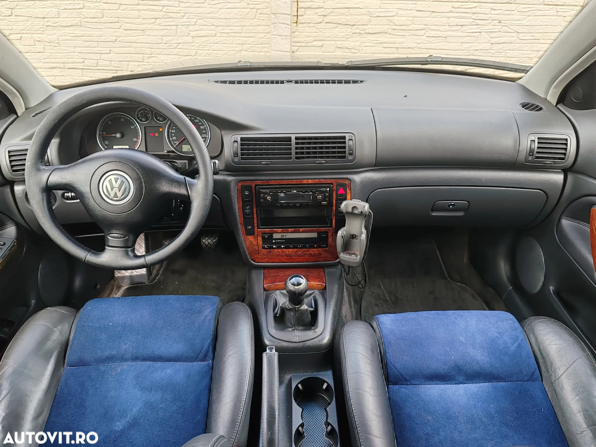 Volkswagen Passat - 12
