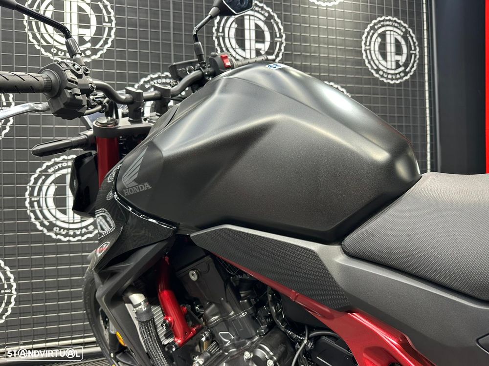 Honda CB 750 HORNET E-CLUTCH 2026 - 10