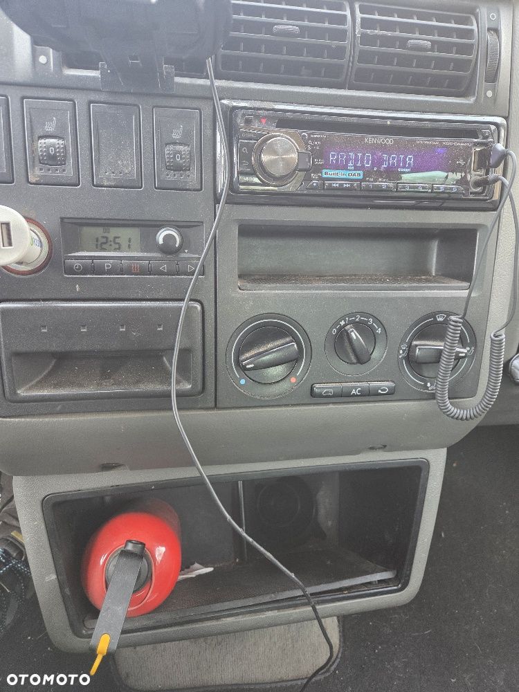 Volkswagen Multivan - 11