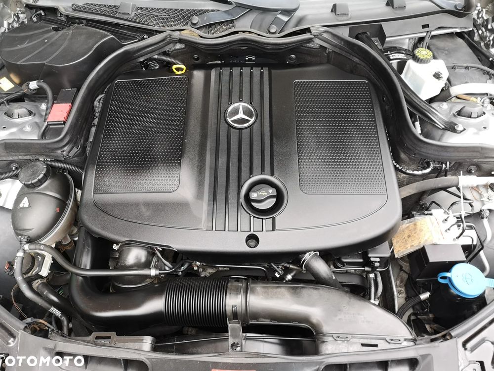 Mercedes-Benz Klasa C 200 CDI BlueEff Avantgarde - 36