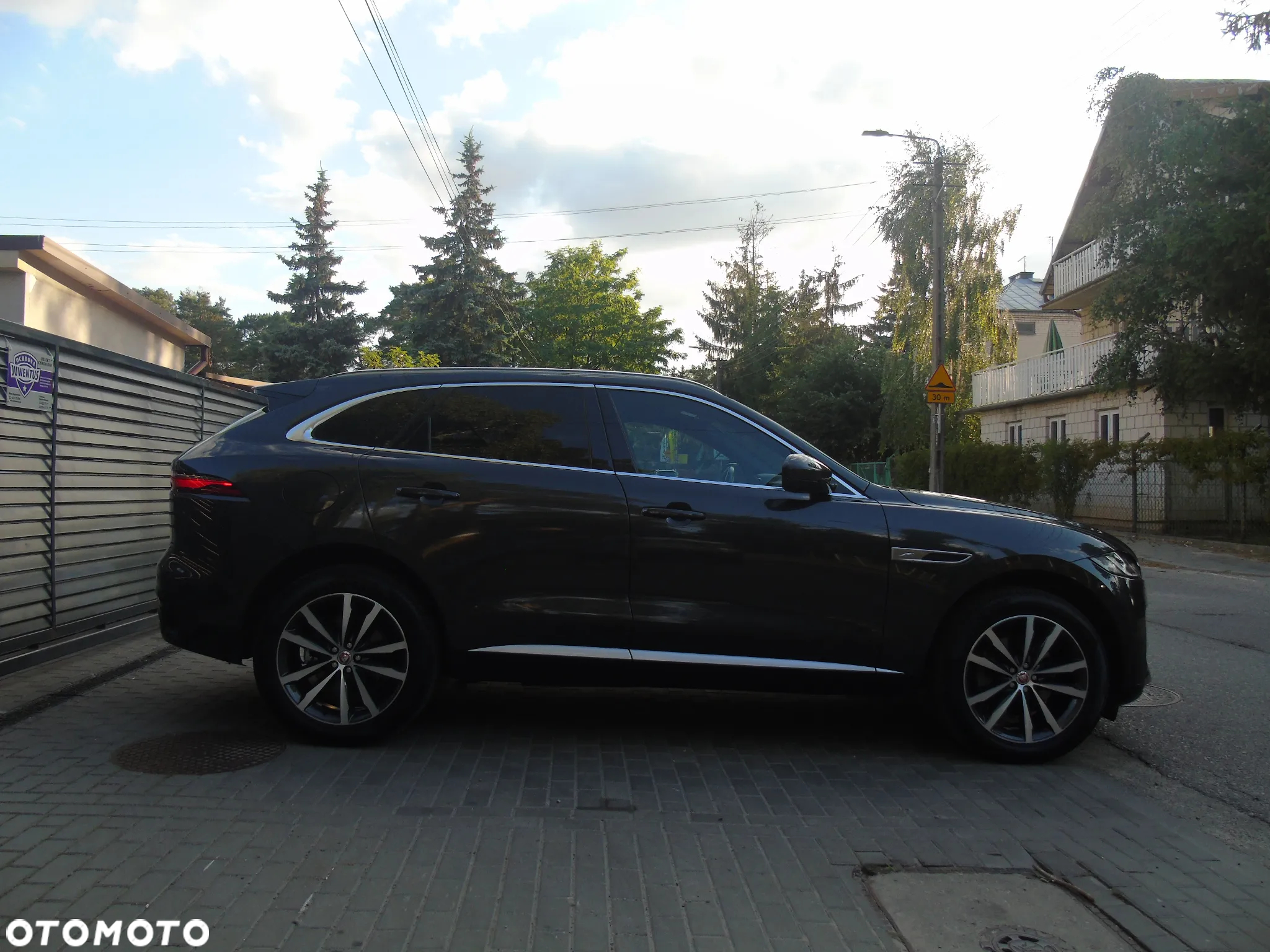 Jaguar F-Pace - 32