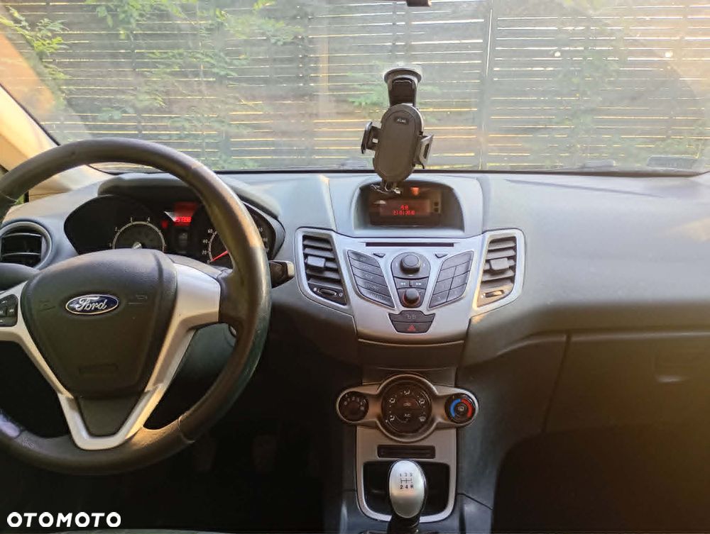 Ford Fiesta 1.4 Trend - 9