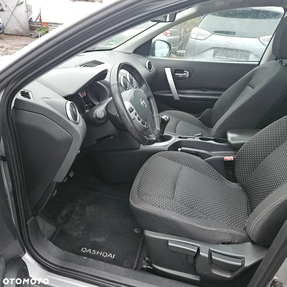 Nissan Qashqai 1.6 visia - 12