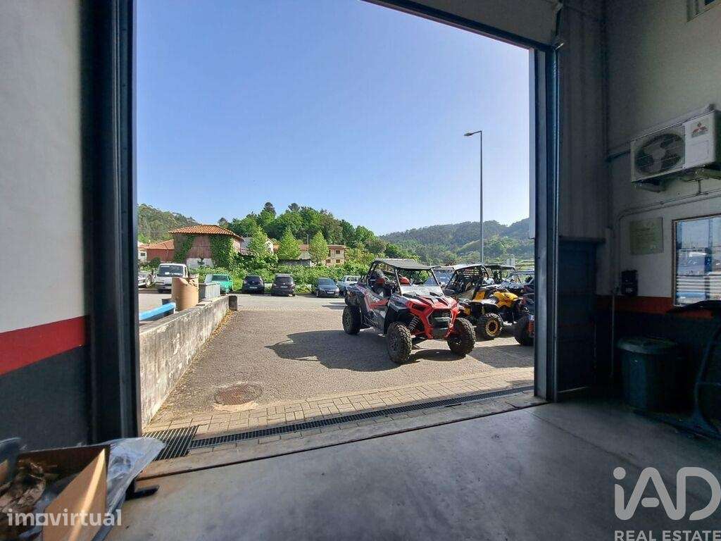 Hangar em Ponte da Barca, Vila Nova de Muía e Paço Vedro de Magalhães - Grande imagem: 2/30