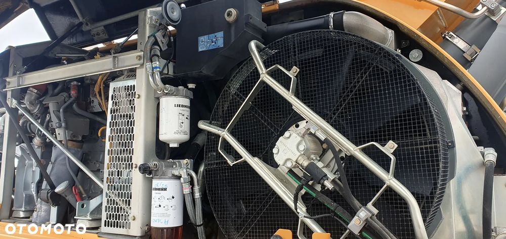 Liebherr A914 Compact - 11