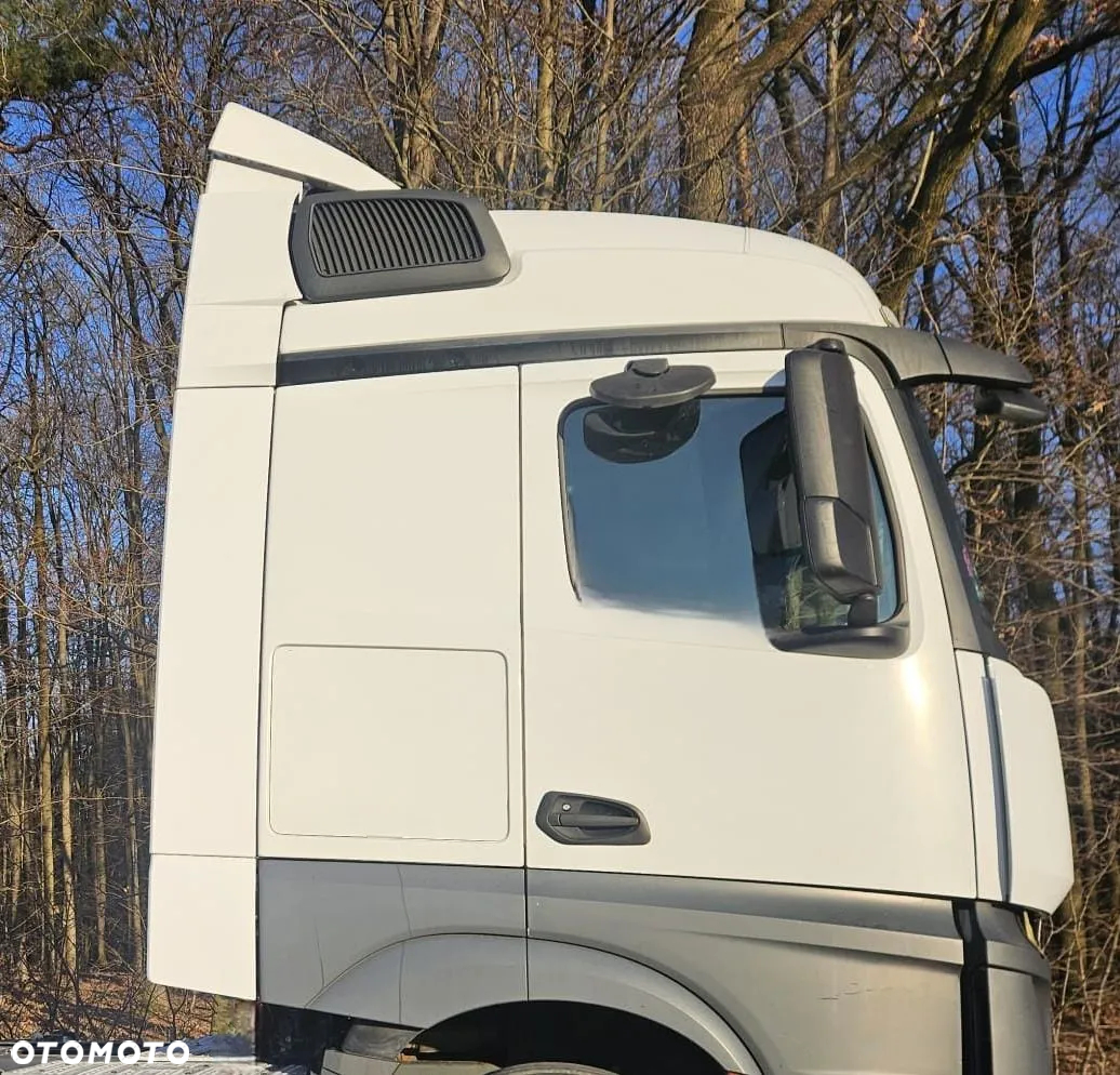 Komplet owiewek Mercedes-Benz Actros Mp4 w bardzo dobrym stanie - 3