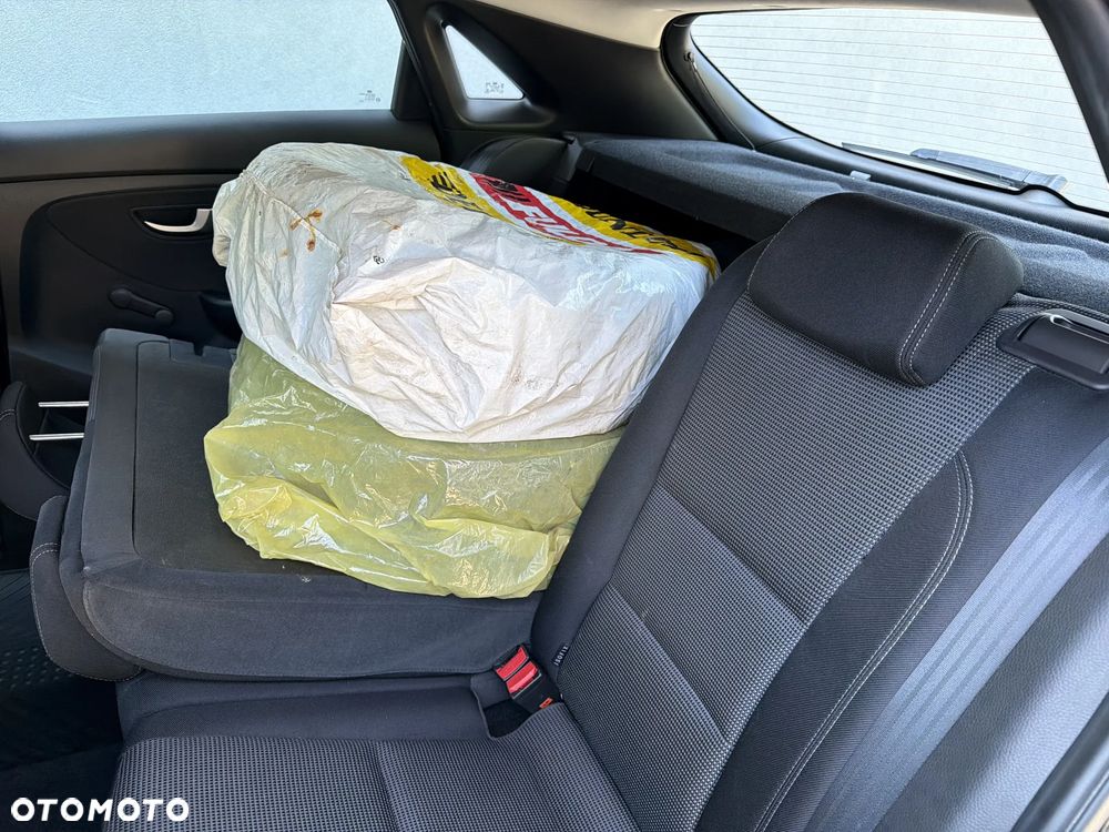 Hyundai i30 1.4 Classic + - 18