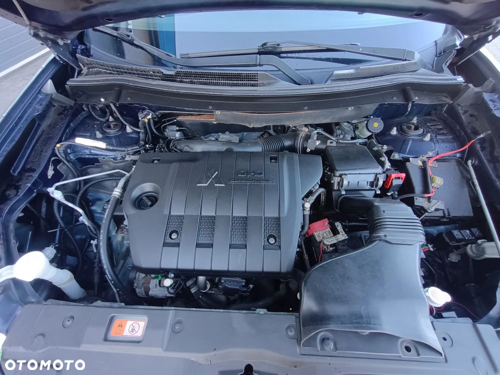 Mitsubishi Outlander 2.2 DI-D 4WD Automatik Instyle - 28