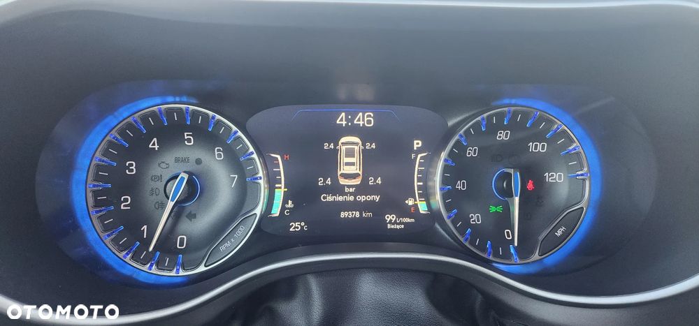 Chrysler Pacifica - 2
