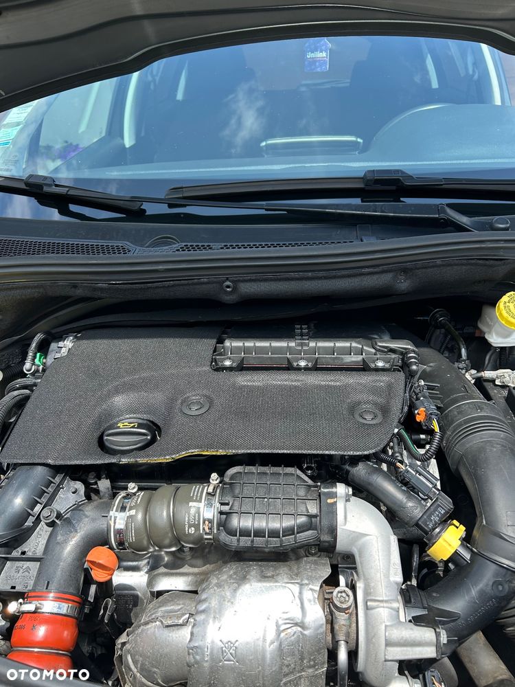 Peugeot 208 - 22