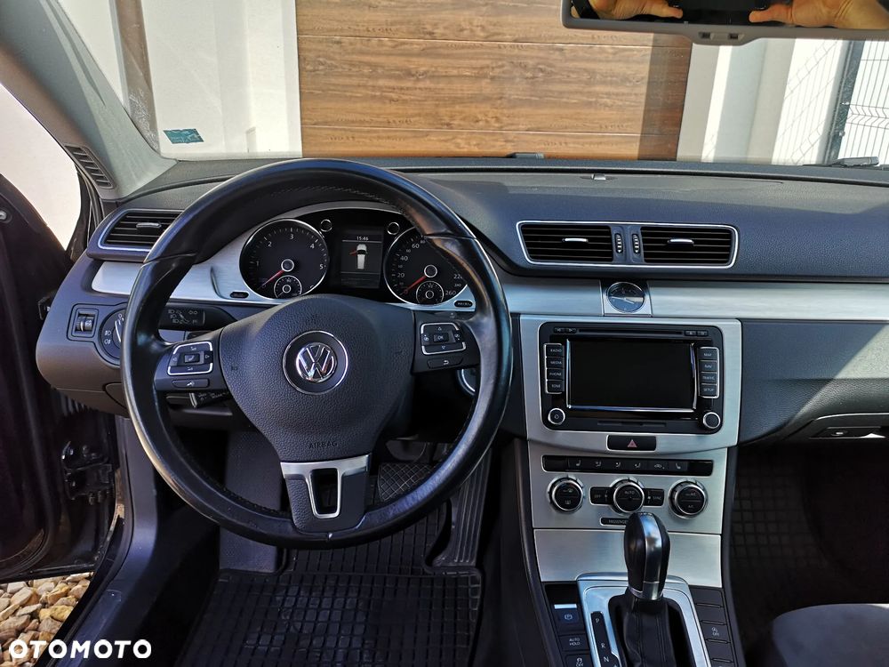 Volkswagen Passat 2.0 TDI Highline DSG - 22