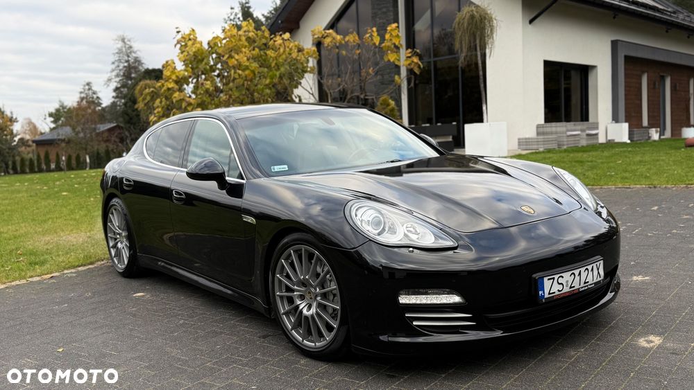 Porsche Panamera 4S - 4
