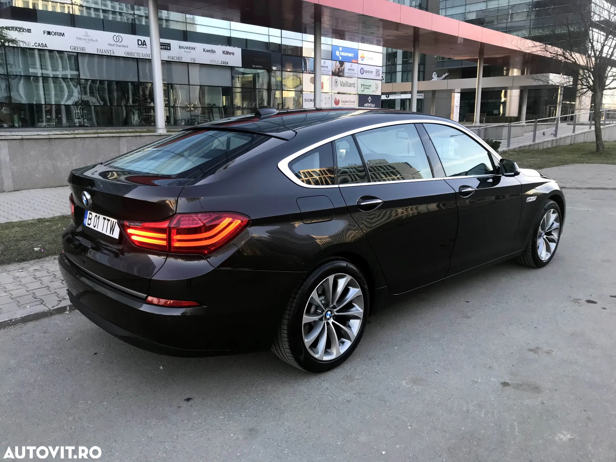 BMW Seria 5 520d Aut. Modern Line - 2