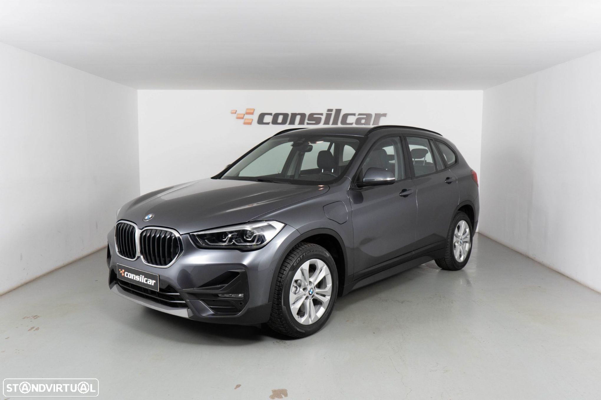 BMW X1 25 e xDrive Corporate Edition - 1