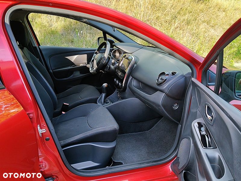 Renault Clio 1.2 16V 75 Luxe - 9