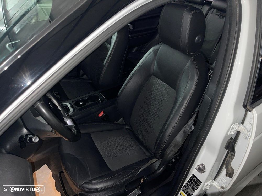 Land Rover Discovery Sport 2.0 TD4 HSE Luxury - 24