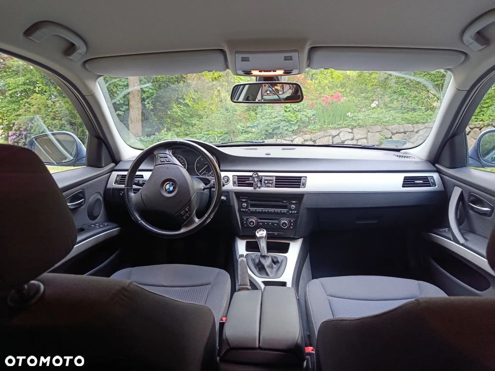 BMW Seria 3 318d DPF - 3
